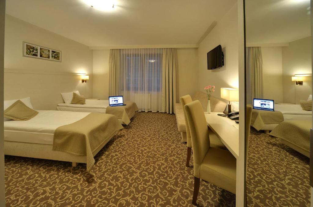 Hotel Camelot Szczawno-Zdroj Kültér fotó