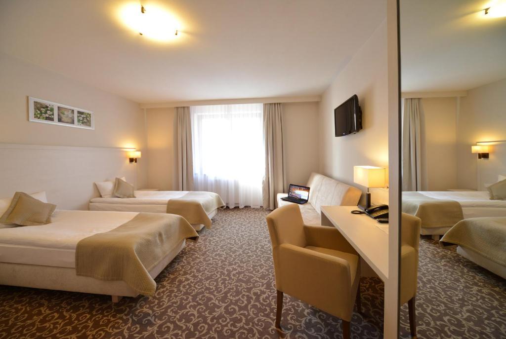 Hotel Camelot Szczawno-Zdroj Szoba fotó